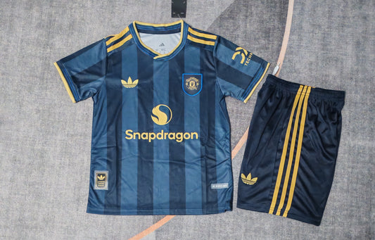 Kit infantil Manchester United Third 25/26 . Adidas - Azul
