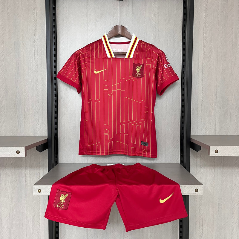 Kit Infantil Liverpool Home 24/25 Camisa + Shorts Nike Unissex - Vermelho