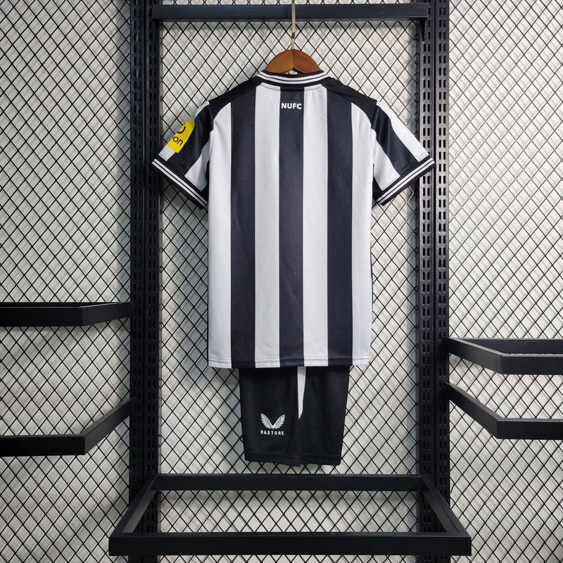 Kit Infantil Newcastle Home 23/24 Unissex Castore - Preto e Branco