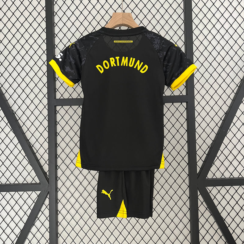 Kit Infantil Borussia Dortmund Away 23/24 Puma Unissex - Preta