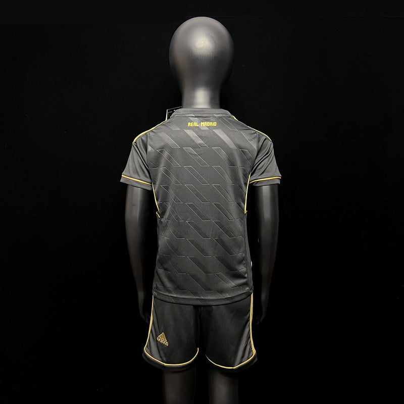 Kit Infantil Real Madrid Retrô Away 2012 Camisa + Shorts Adidas Unissex - Preto