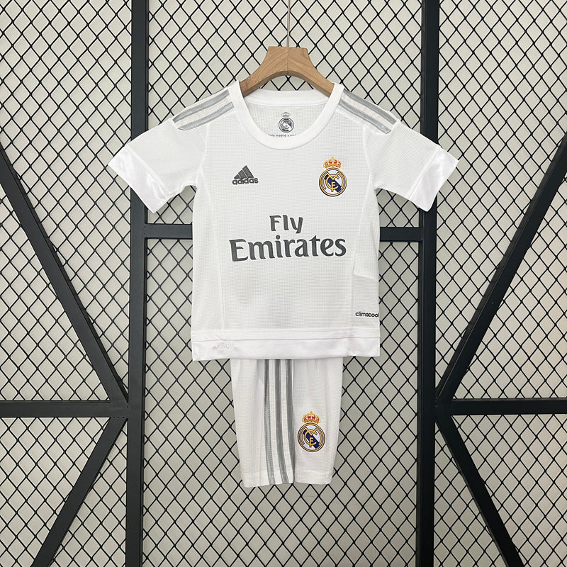 Kit Infantil Real Madrid Retrô Home 2016 Camisa + Shorts Adidas Unissex - Branca