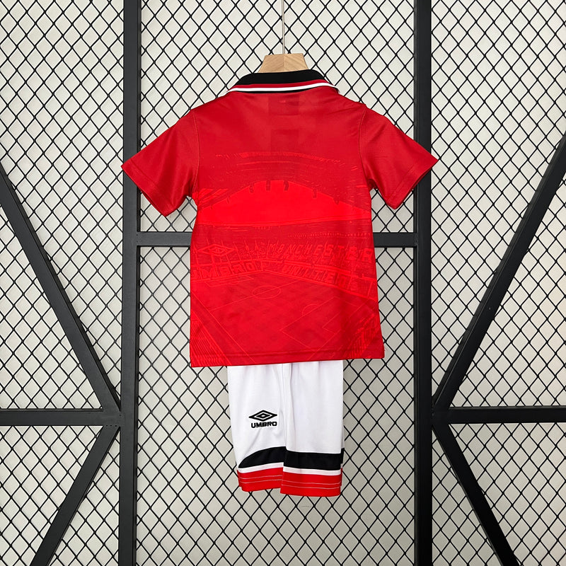 Kit infantil Manchester United Retrô Home 1994 Unissex Umbro  -  Vermelho