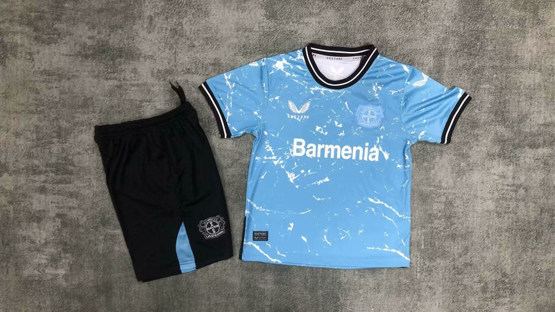 Kit Infantil Bayern Leverkusen Third 24/25 Camisa + Shorts Castore Unissex - Azul Claro