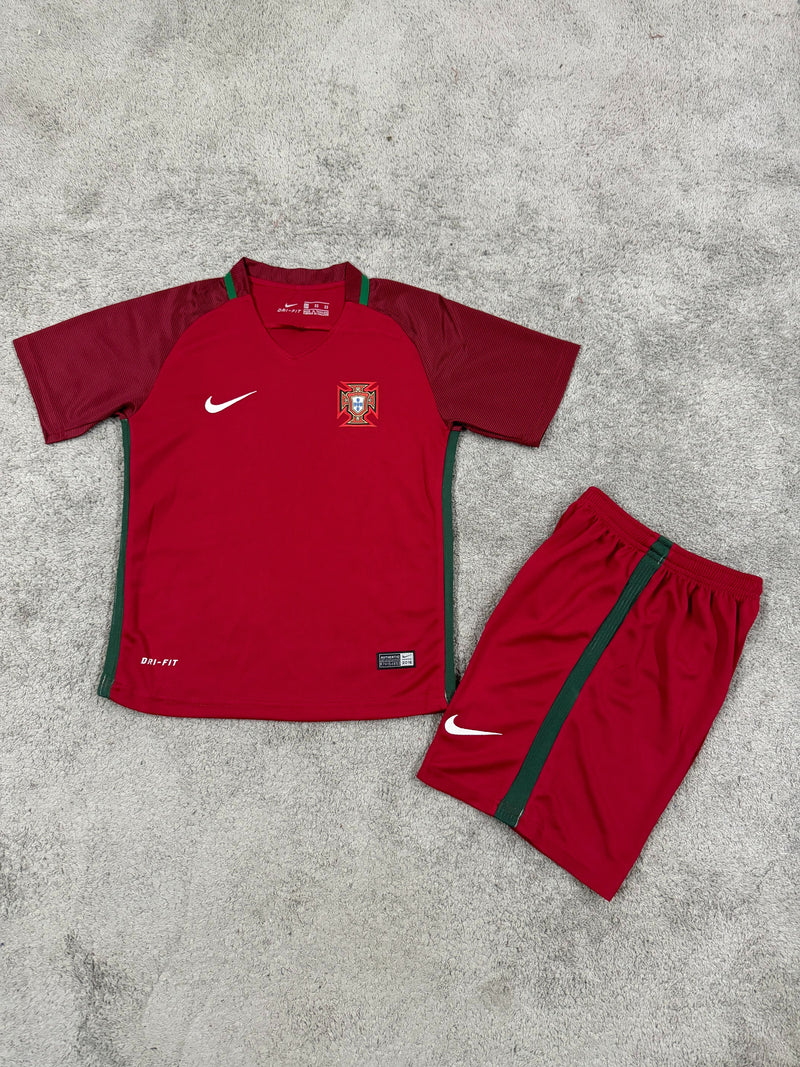 Kit Infantil Portugal Home Retrô 2016 Camisa + Shorts Nike Unissex - Vermelho Vinho