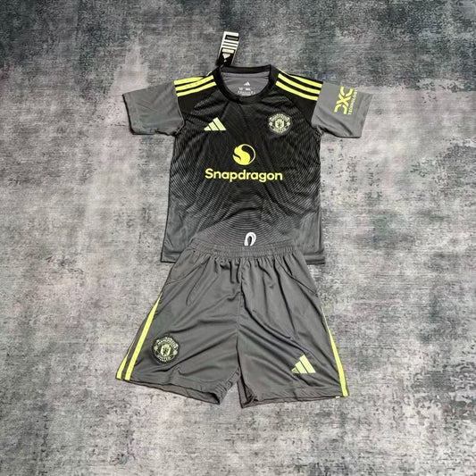 Kit Infantil Manchester United Goleiro 25/26 Adidas - Cinza