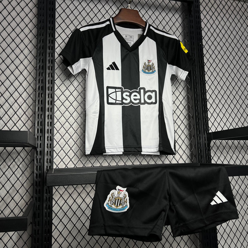 Kit Infantil Newcastle Home 24/25 Unissex Adidas - Preto e Branco