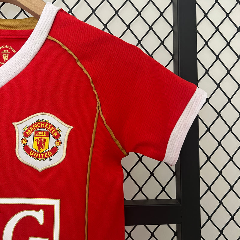 Kit infantil Manchester United Retrô Home 2006 Unissex Nike - Vermelho