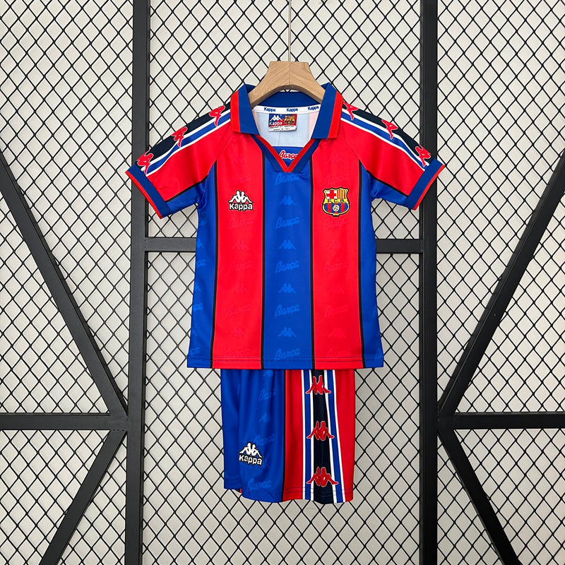 Kit Infantil Barcelona Retrô Home 95/96 Camisa + Shorts Kappa  Unissex - Grená