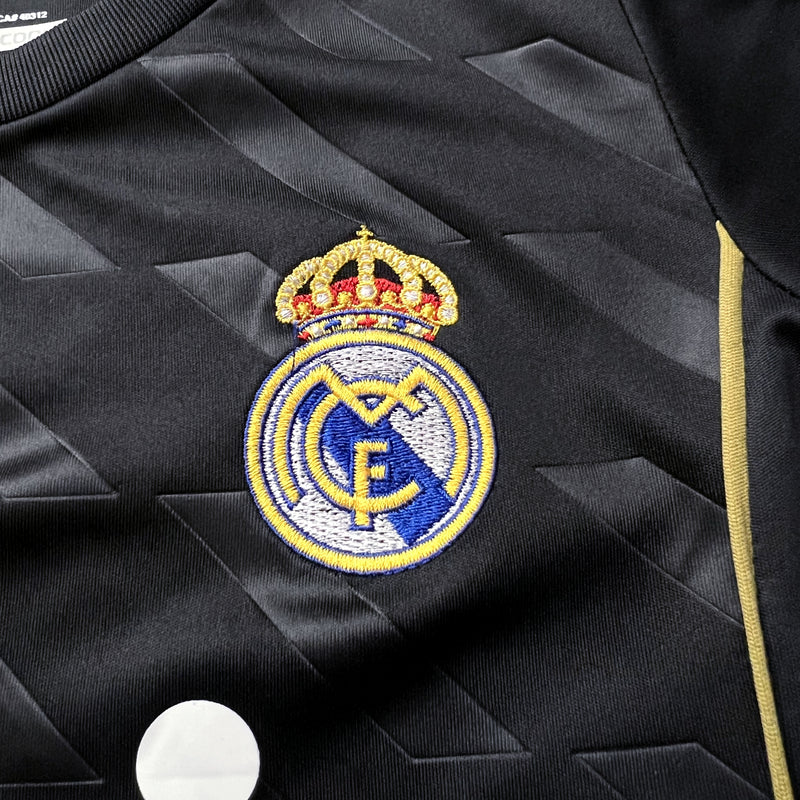 Kit Infantil Real Madrid Retrô Away 2012 Camisa + Shorts Adidas Unissex - Preto