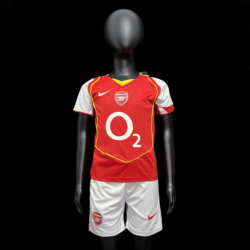 Kit Infantil Arsenal Home Retrô 2002 Camisa + Shorts Nike Unissex - Vermelho e Branco