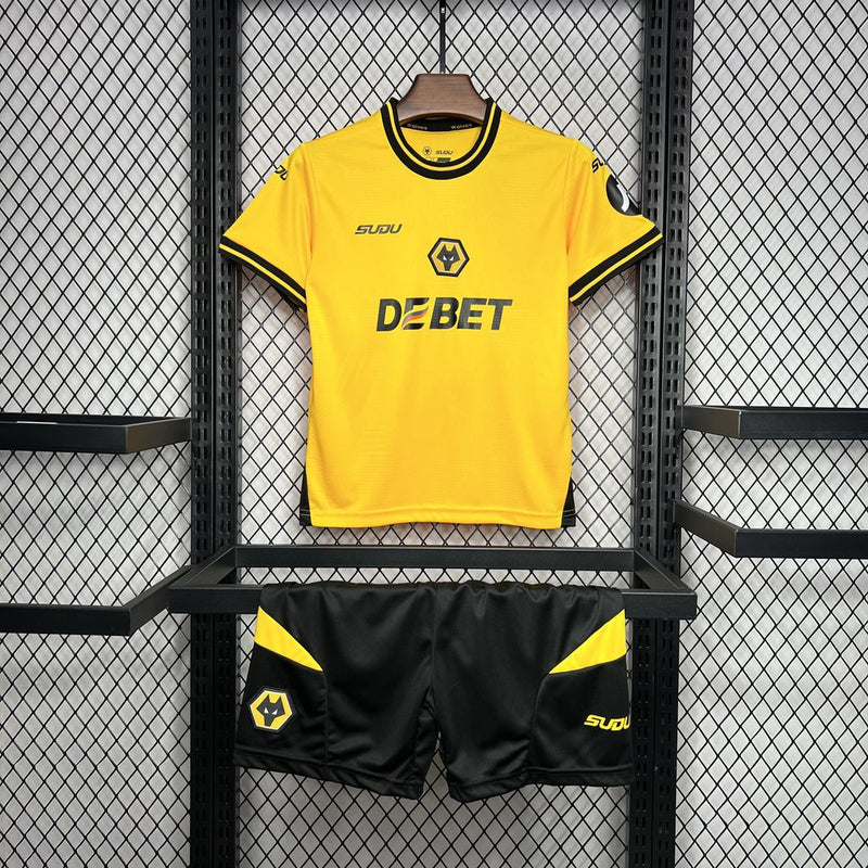 Kit Infantil WOLVES Home 24/25 Sudu Unissex - Amarelo