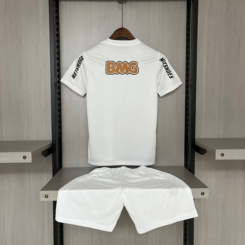 Kit Infantil Santos Retrô Home 2012 Camisa + Shorts  Nike Unissex - Branco