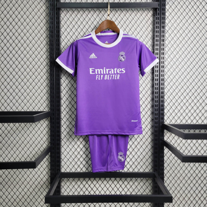 Kit Infantil Real Madrid Retrô Third 2017 Camisa + Shorts Adidas Unissex - Roxa