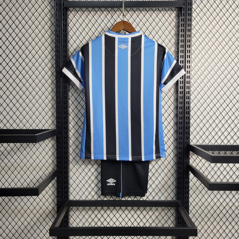 Kit Infantil Grêmio Home 23/24 Camisa + Shorts Umbro Unissex - Azul, Preto e Branco